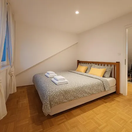 Kindstay Prague Airport Apartament *