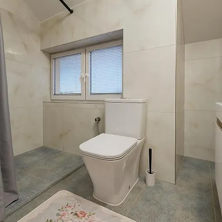 Kindstay W Free Parking Near Prague Airport Daire